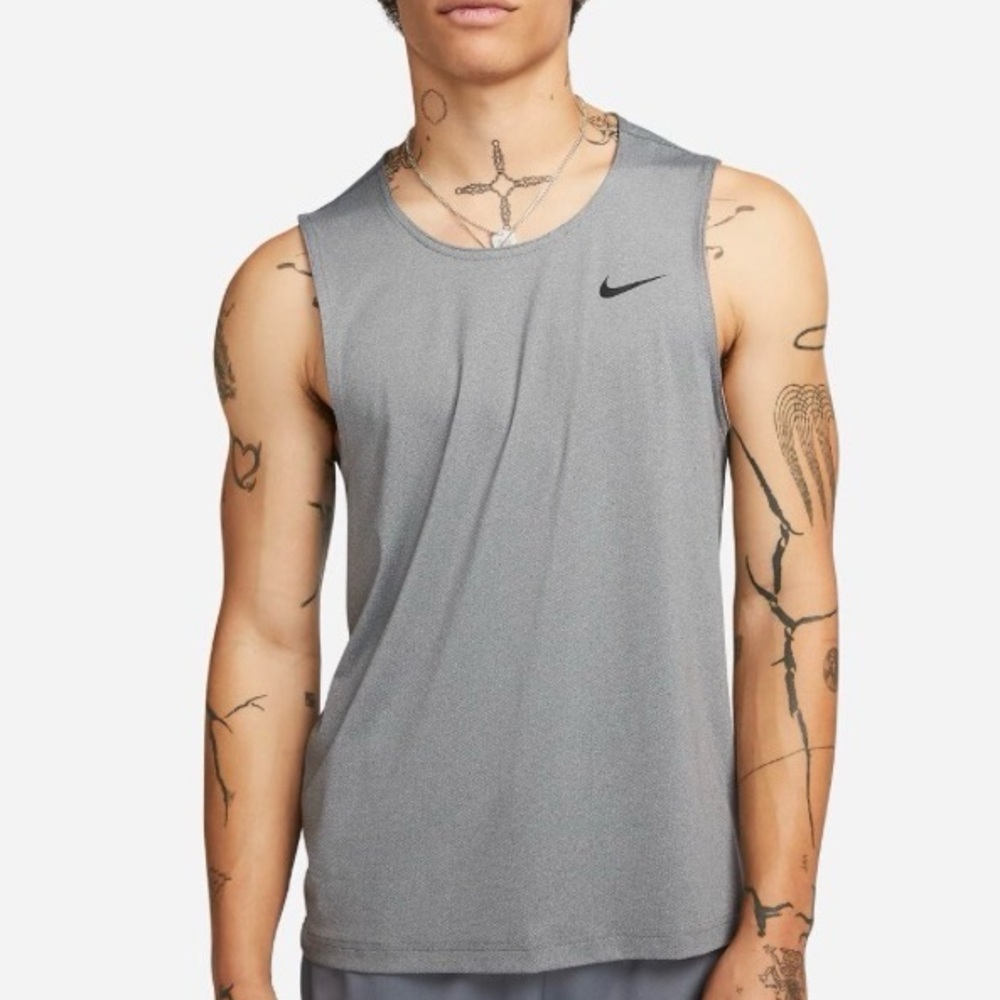 Nike top